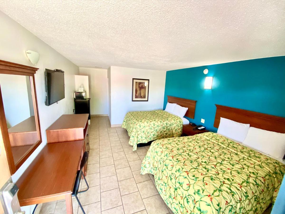 Double Room with Two Beds - Non-Smoking
