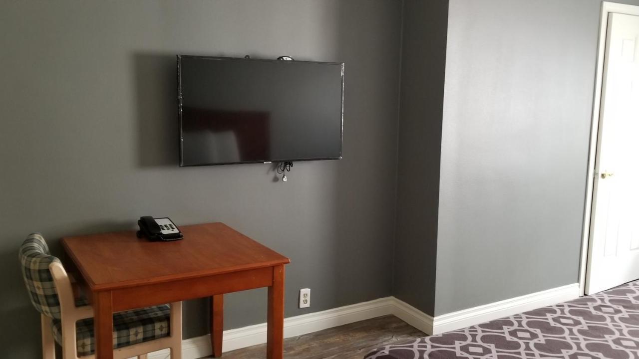 King Room - Non-Smoking