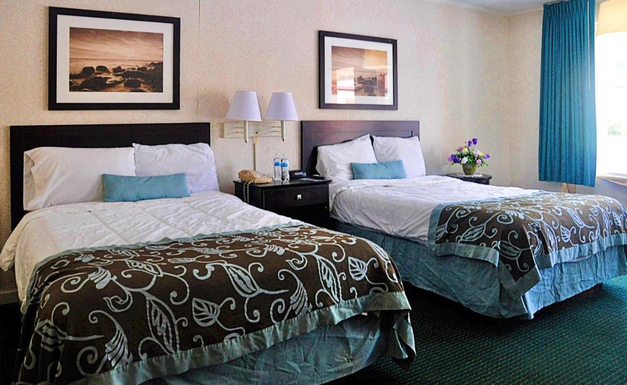 Double Room with Two Double Beds - Smoking