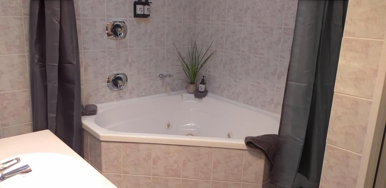 Executive One-Bedroom Apartment,1005518650:JPEG