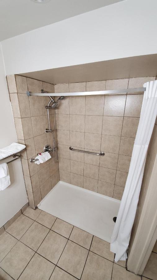 King Room - Disability Access/Non-Smoking