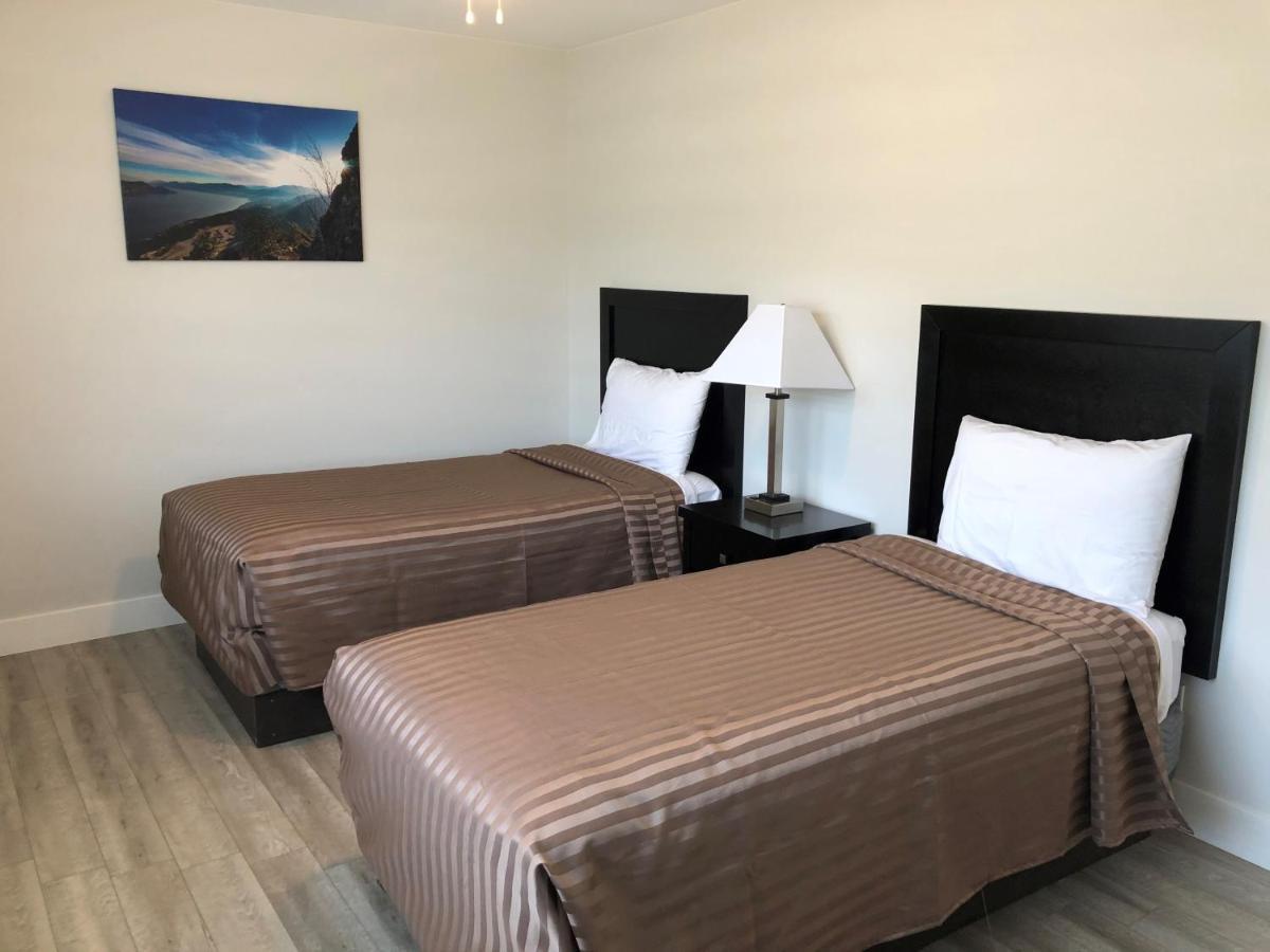 Deluxe Family Suite