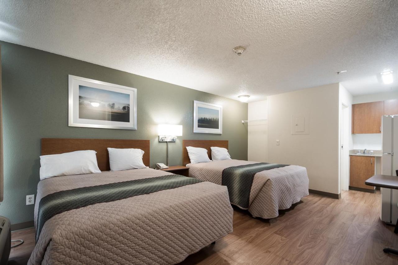 Studio Room with Two Queen Beds Non-Smoking