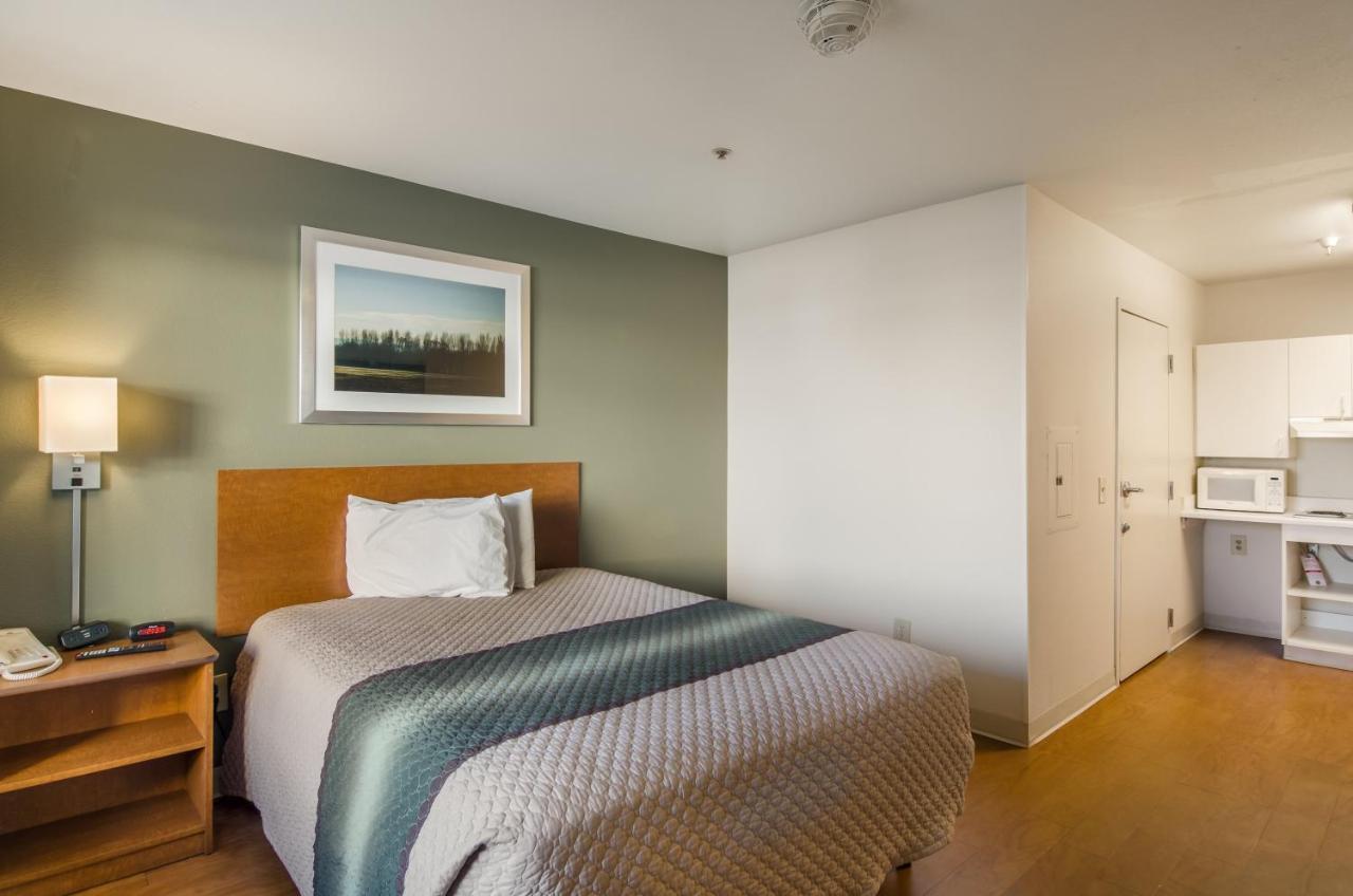 Studio Queen Room Disability Access  Non-Smoking