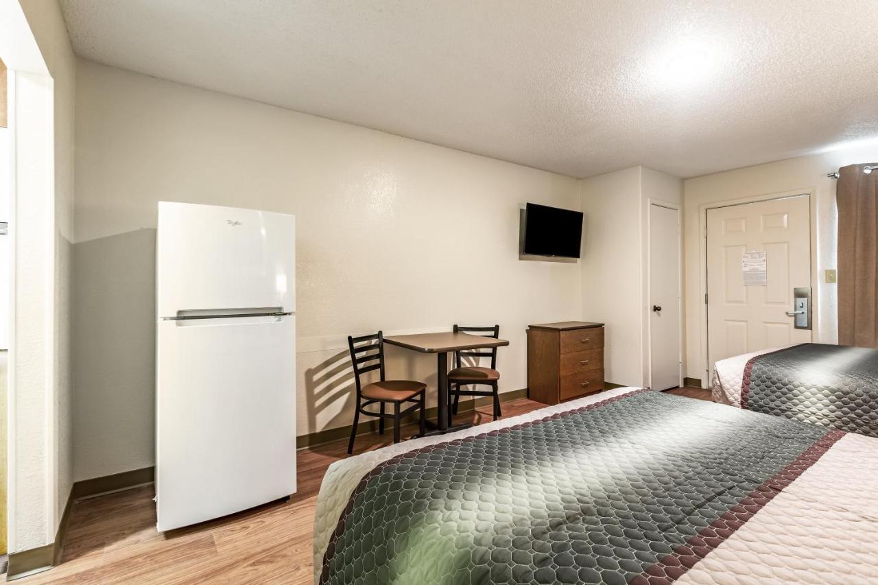 Studio Queen Room Disability Access Non-Smoking