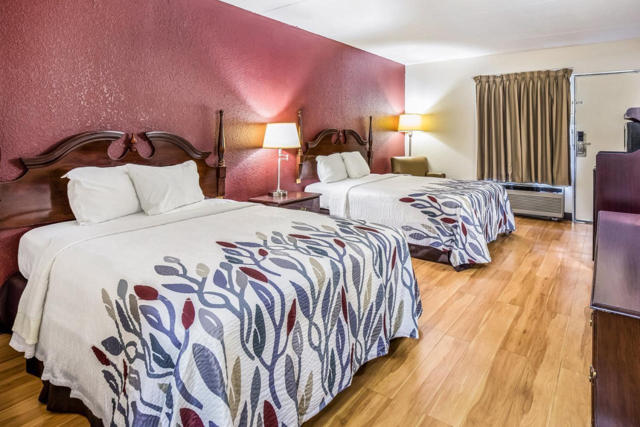 Deluxe Queen Room with Two Queen Beds - Non-Smoking