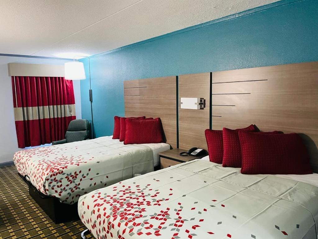 Deluxe Queen Room with Two Queen Beds