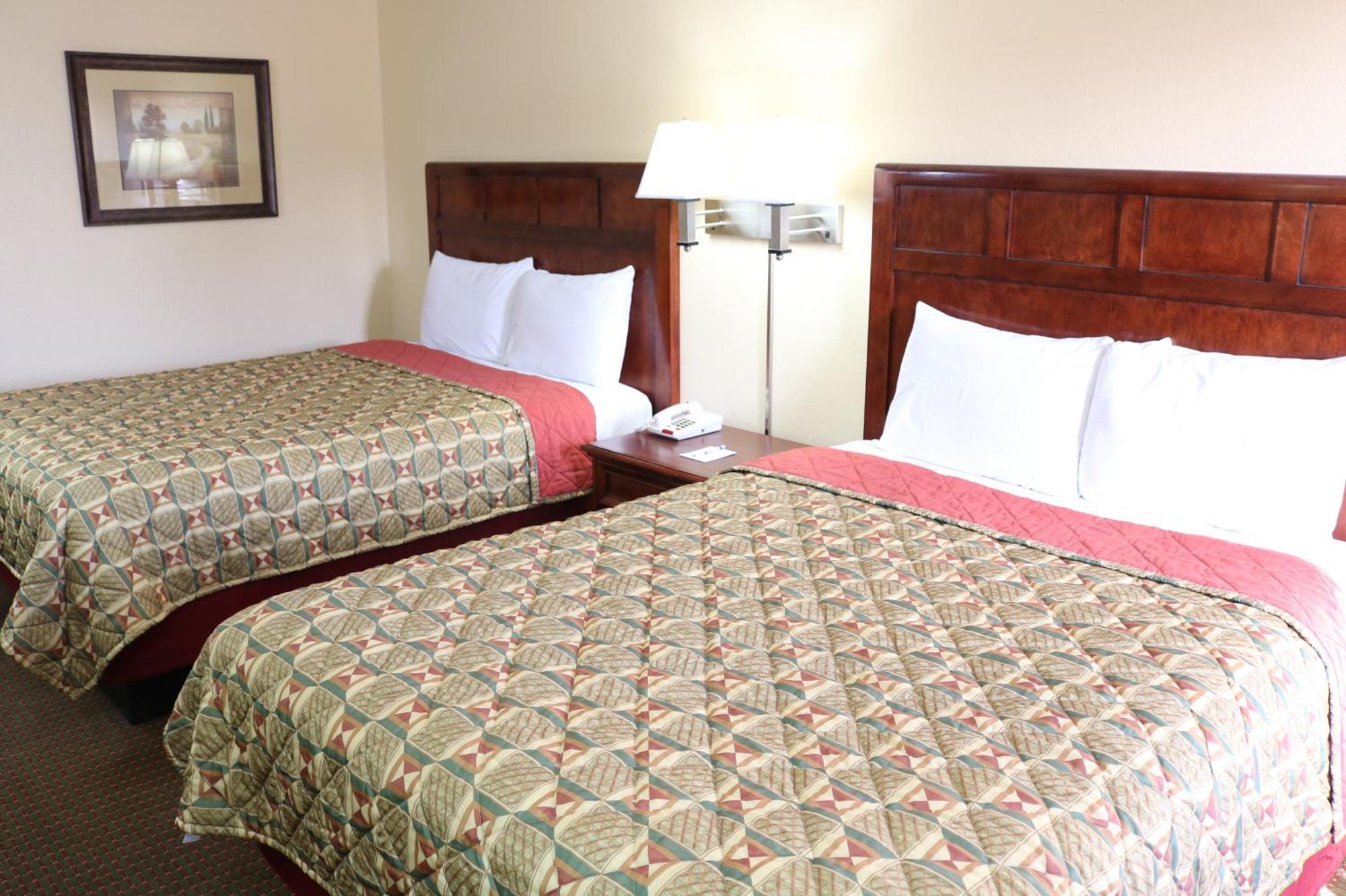 Queen Room with Two Queen Beds - Non-Smoking,398784357:JPEG