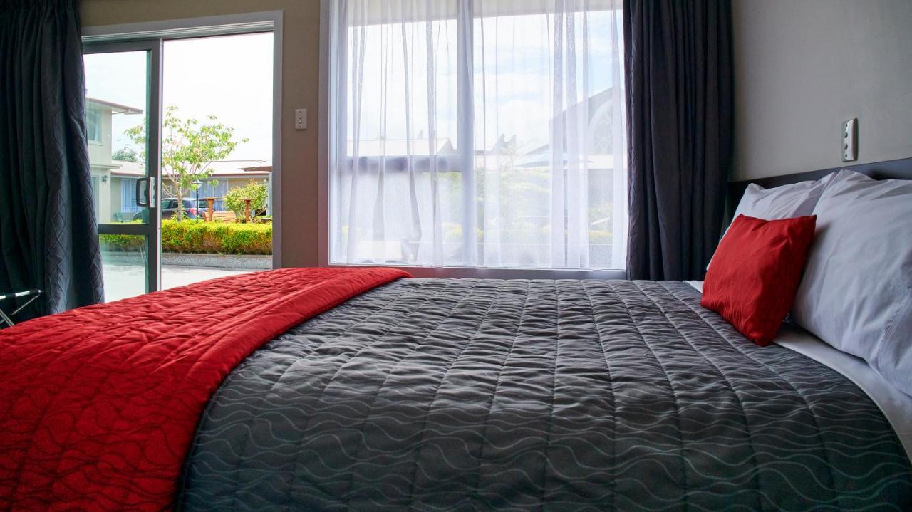 Twin Studio,1038295498:JPEG