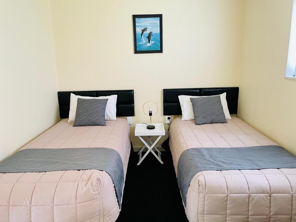 Twin Room with Shower