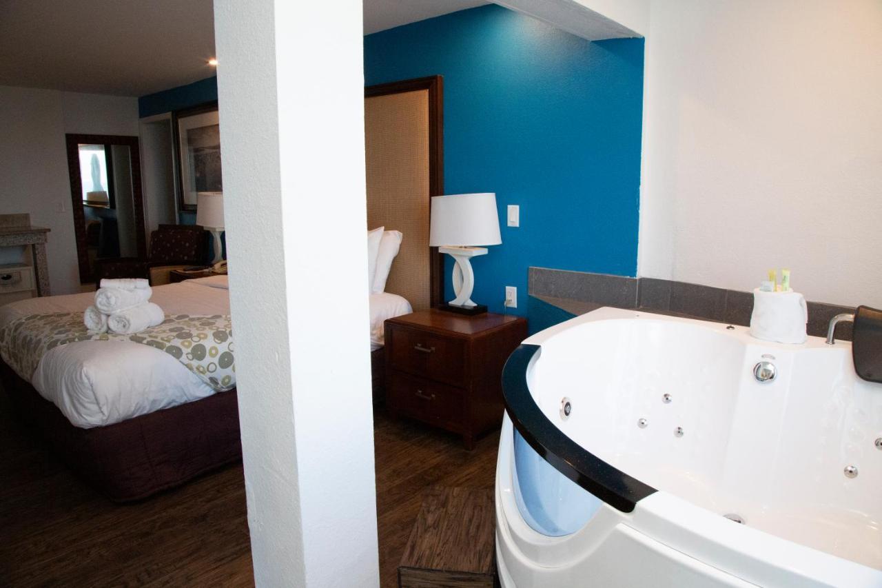 King Room with Spa Bath - Ocean Front