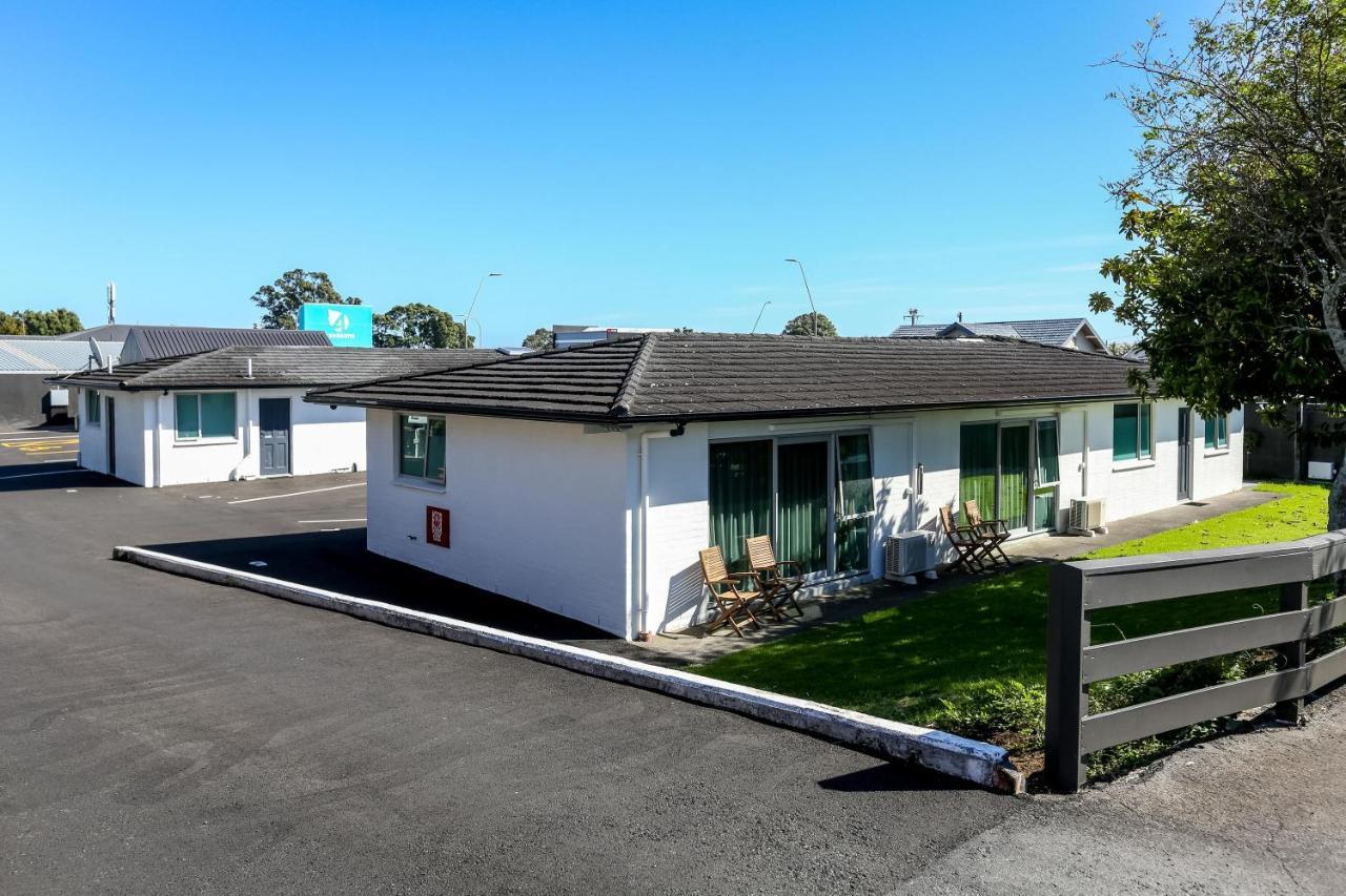 Superior Studio,1246932439:JPEG