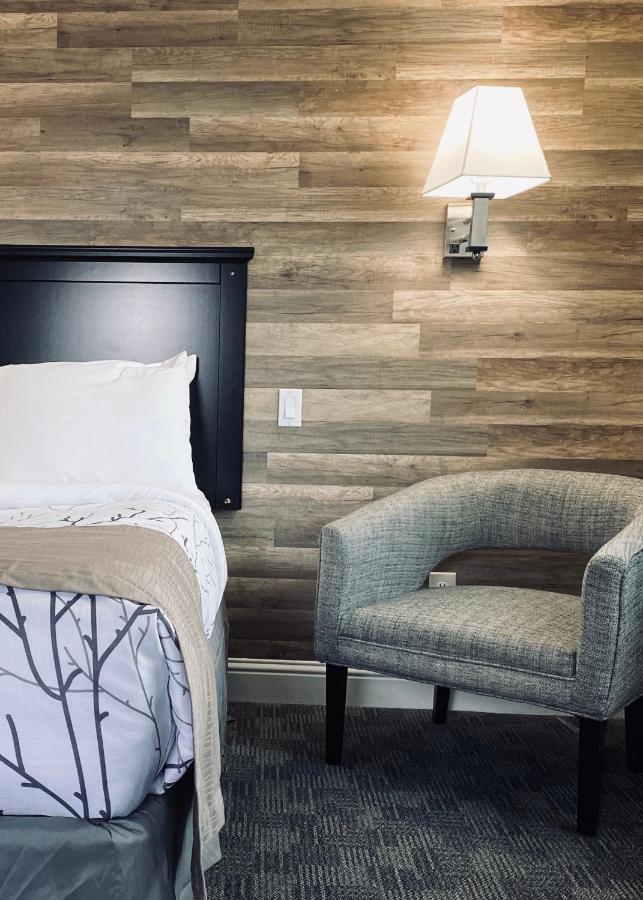 Queen Room with Three Queen Beds