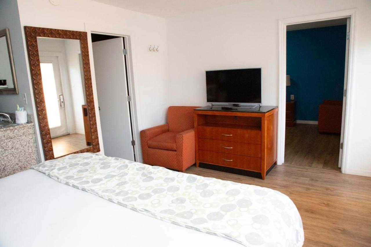 Two-Bedroom King Suite - Balcony