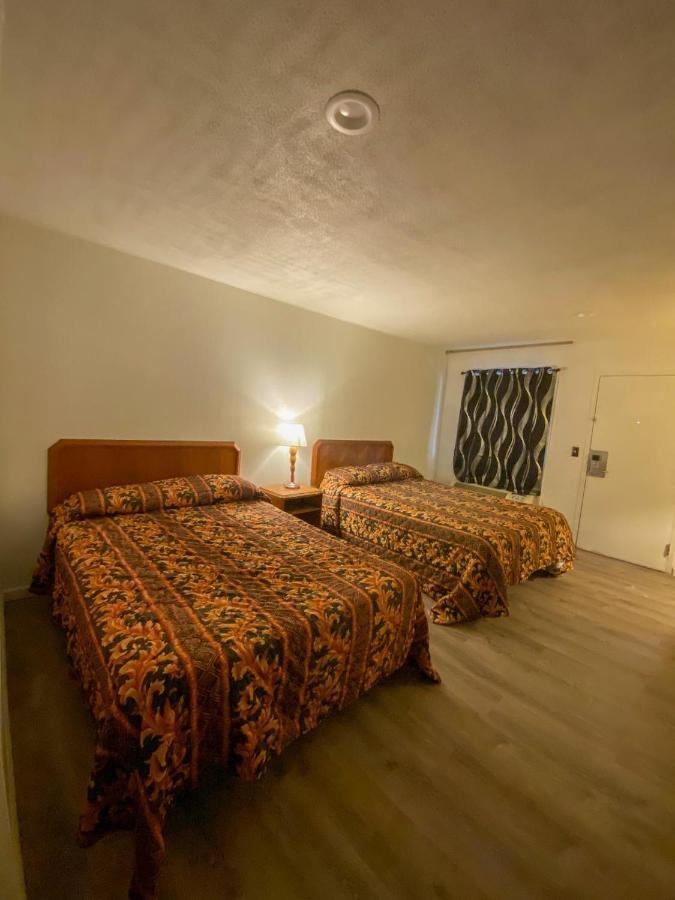 Deluxe Queen Room with Two Queen Beds