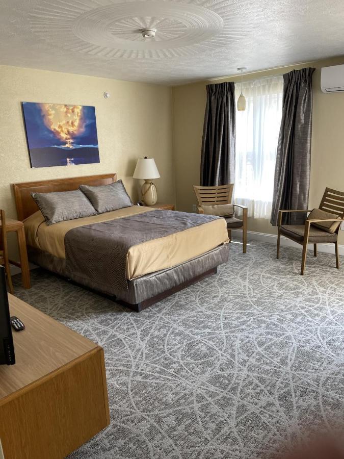 Standard Queen Room - Lake View