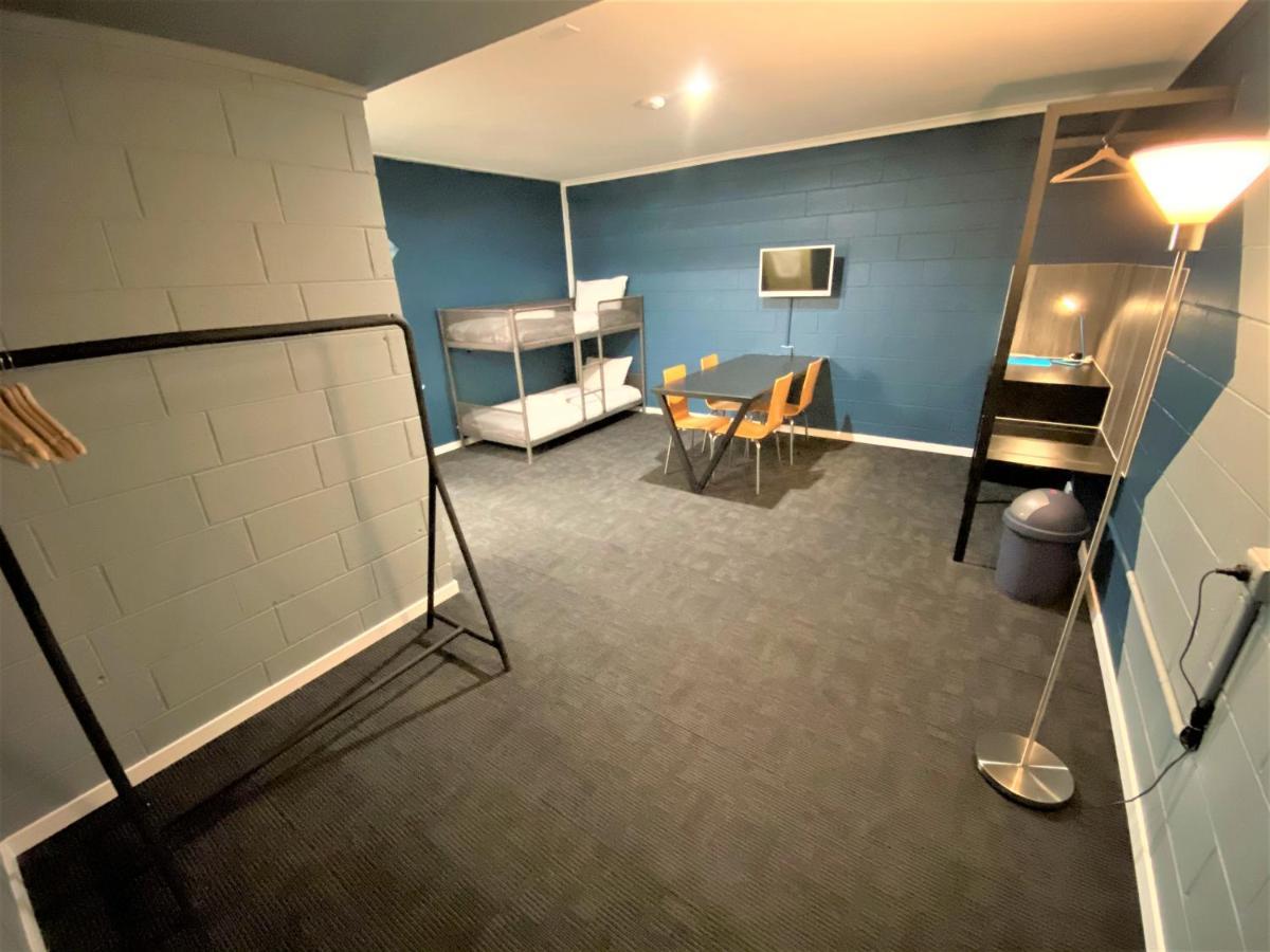 Family Room,1112243991:JPEG