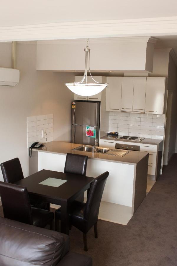 Two-Bedroom Apartment,1112994570:JPEG