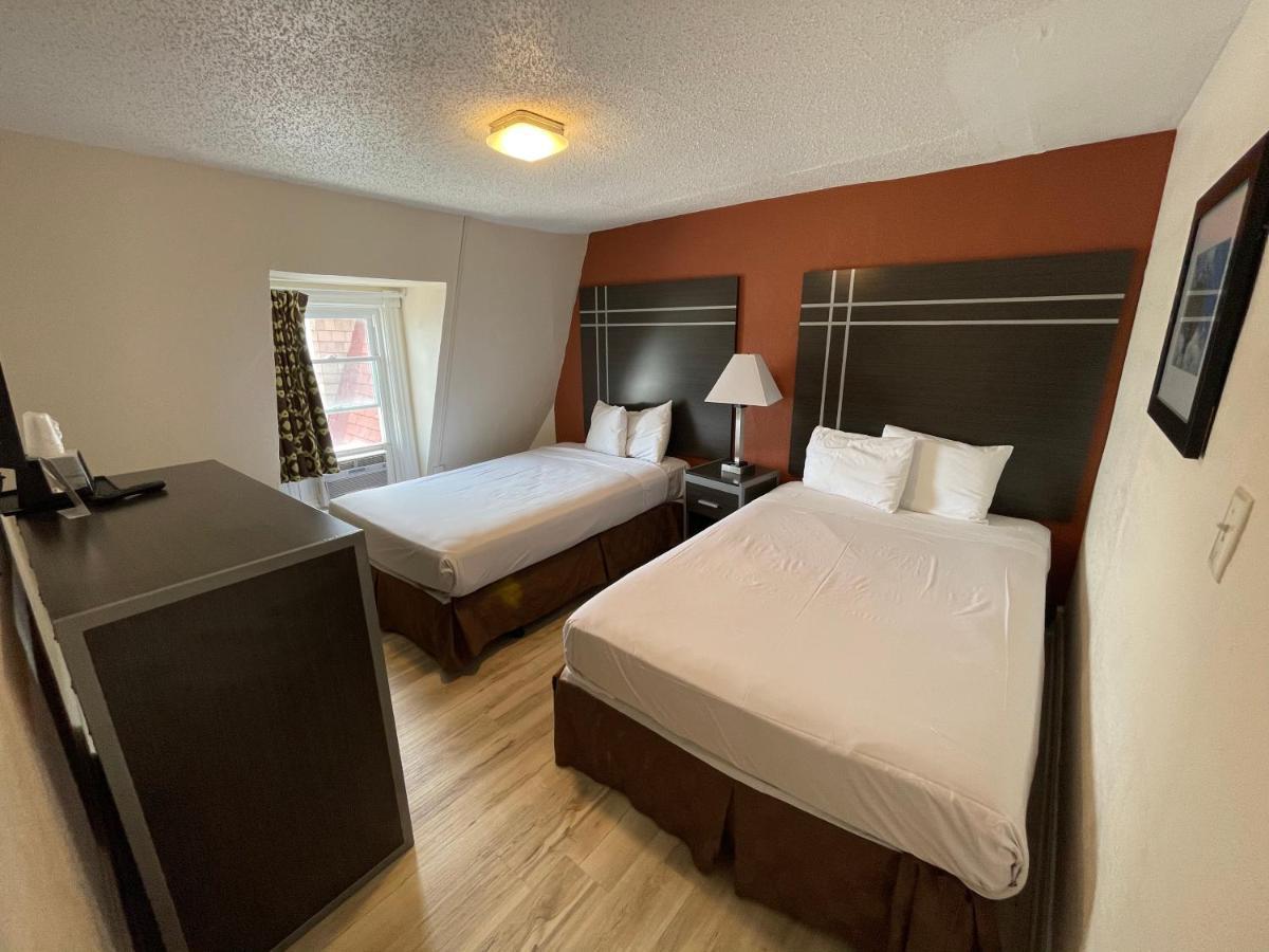 Double Room with Two Double Beds - Non-Smoking