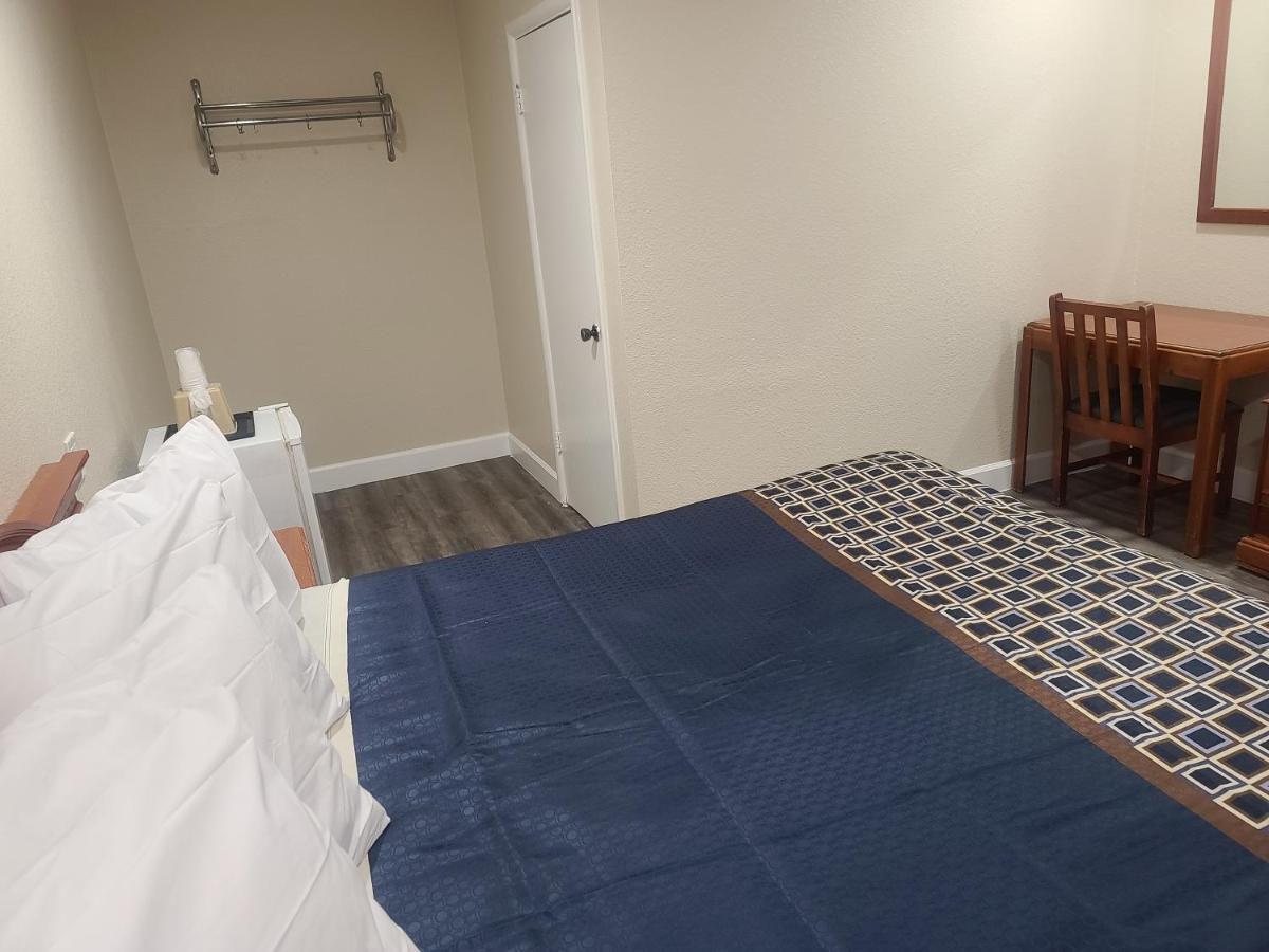 King Room - Non-Smoking