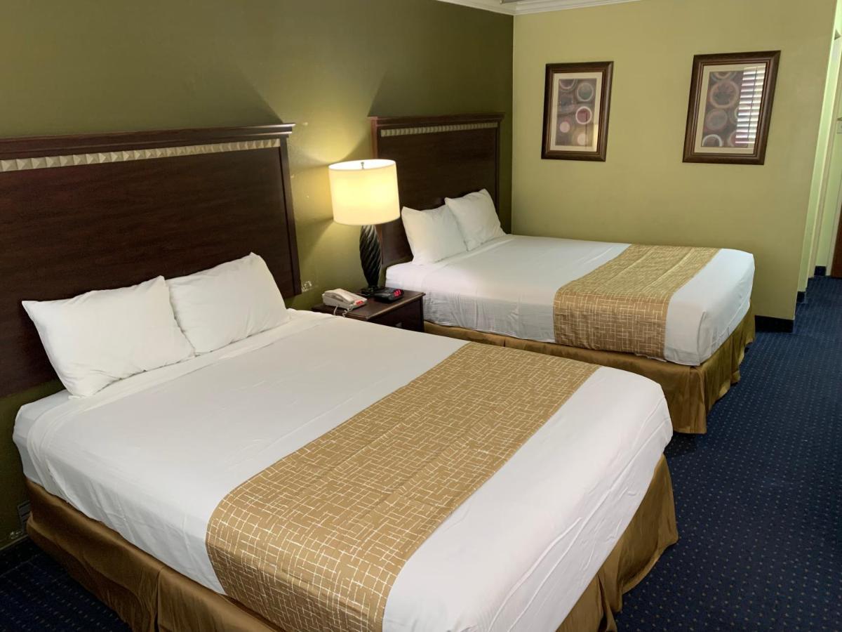Queen Room with Two Queen Beds - Non-Smoking