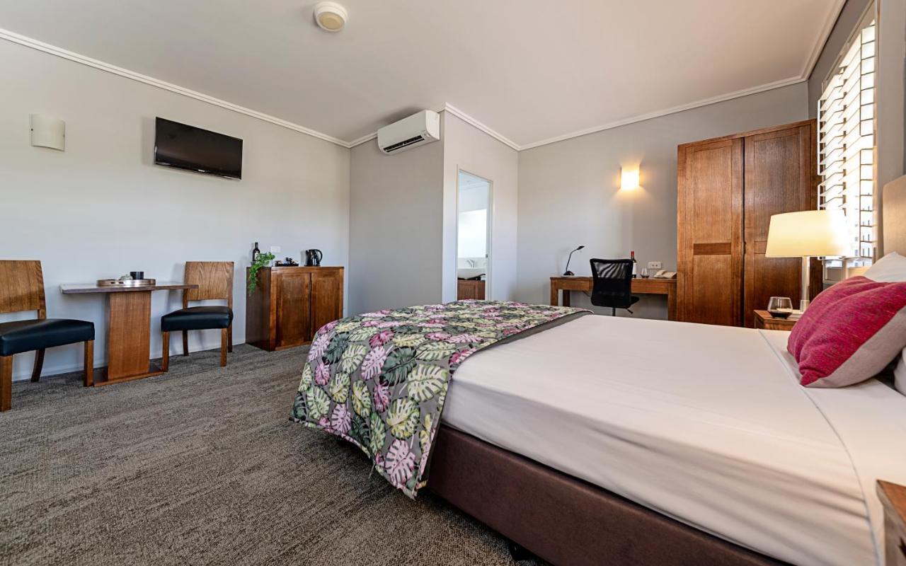 Family Room,1154615109:JPEG