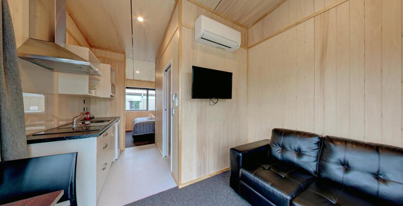 Standard Cabin,1739419334:JPEG