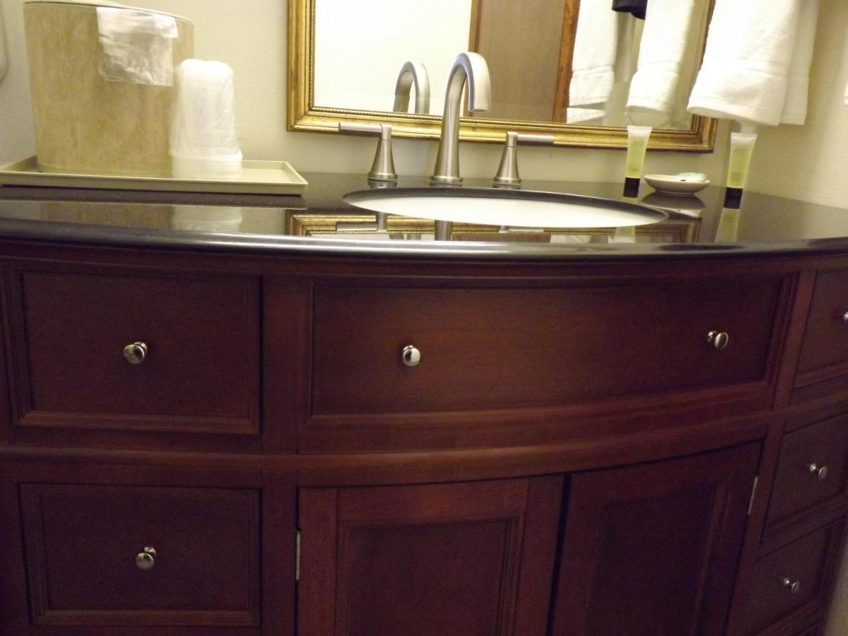 Queen Room with Two Queen Beds Dog Friendly