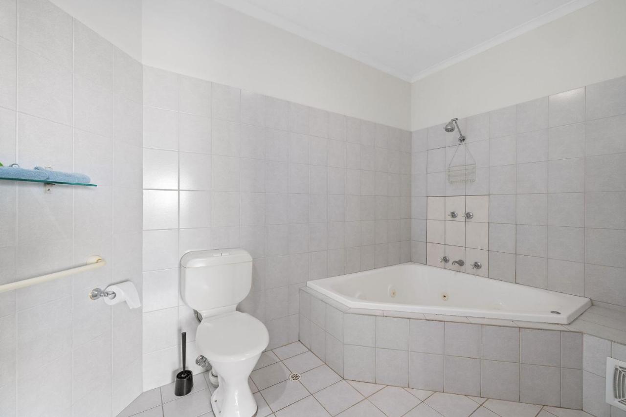 Standard Queen Room - No External Window