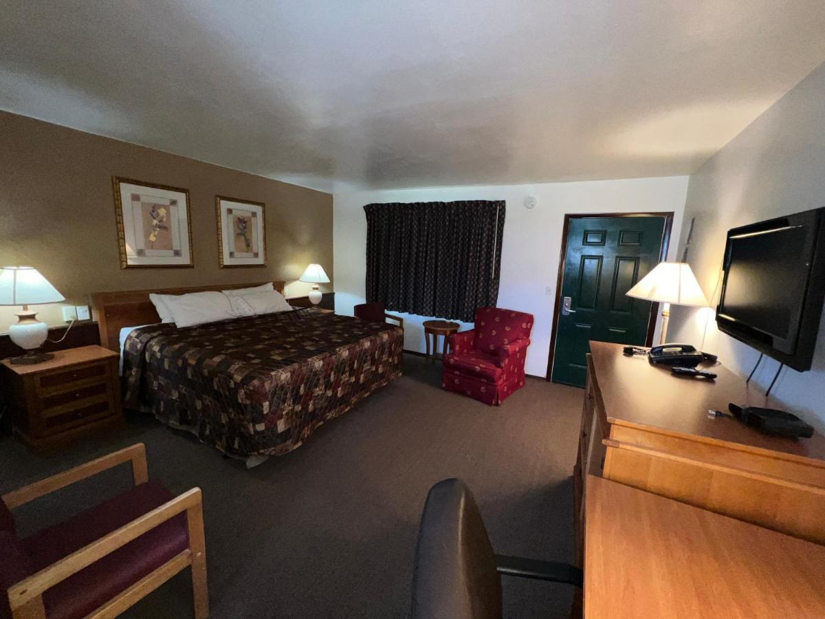 Standard King Room