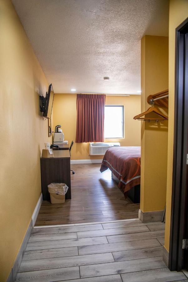 King Room - Non-Smoking