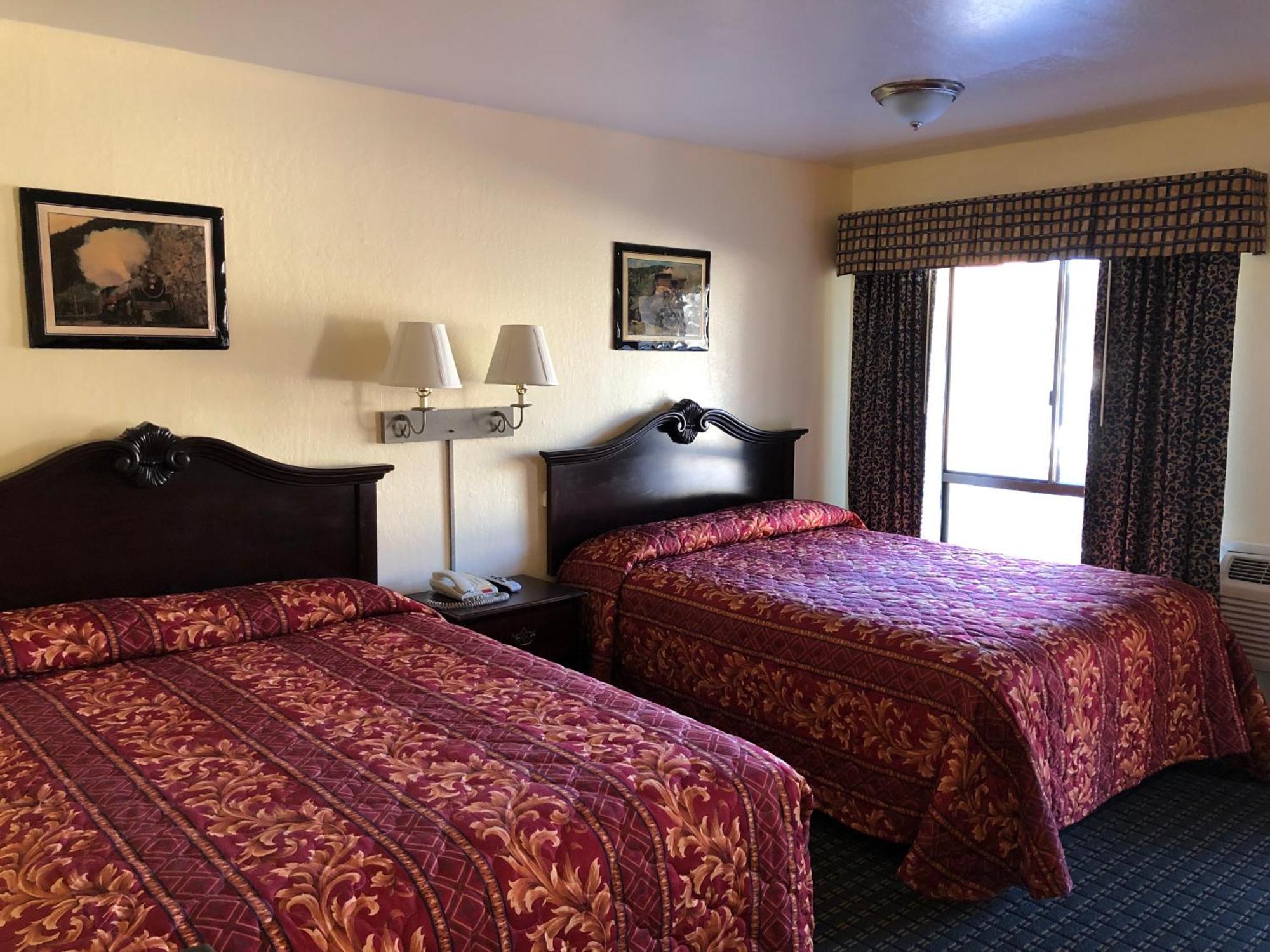 Queen Room with Two Queen Beds - Non-Smoking