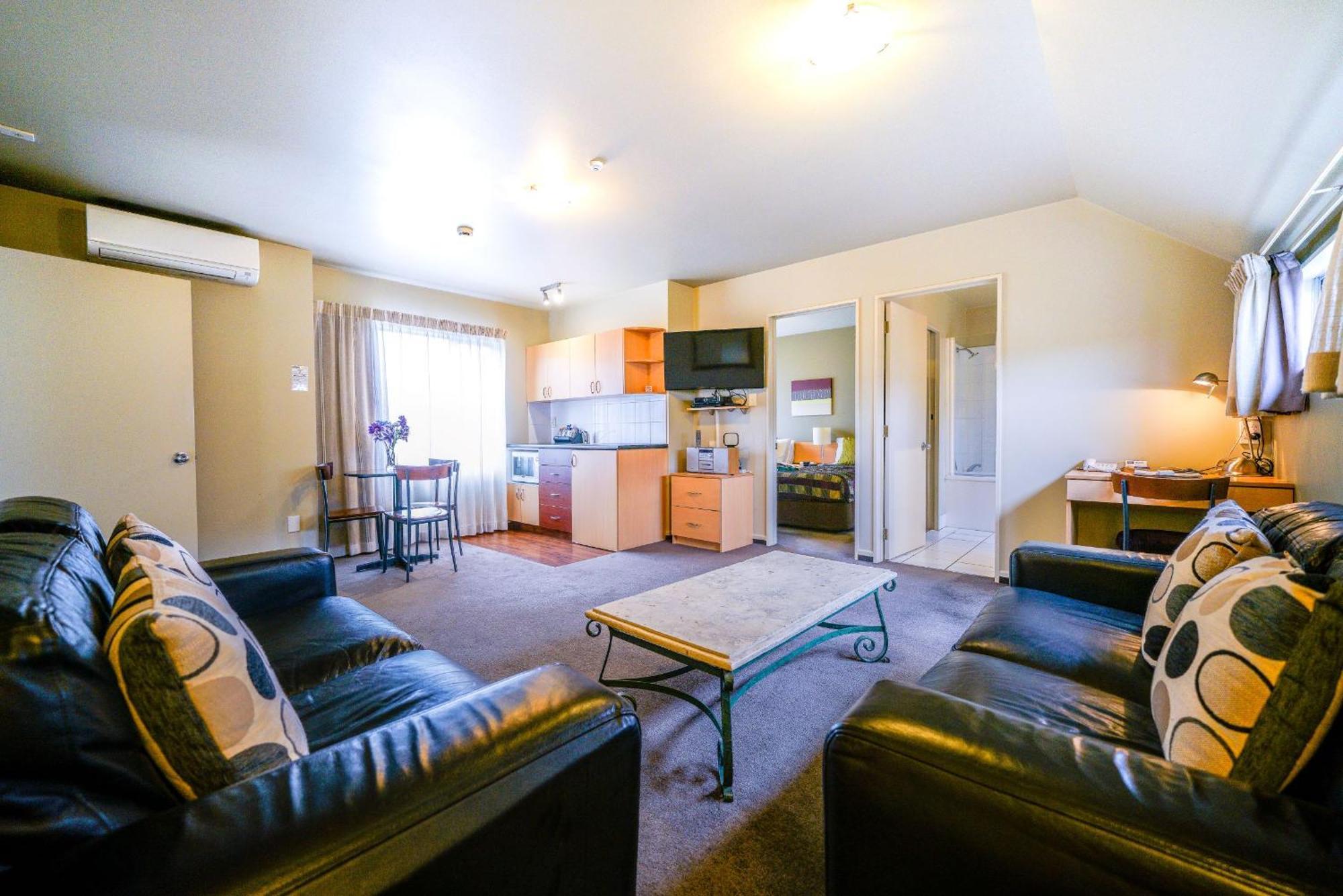 Two-Bedroom Apartment,1213167979:JPEG