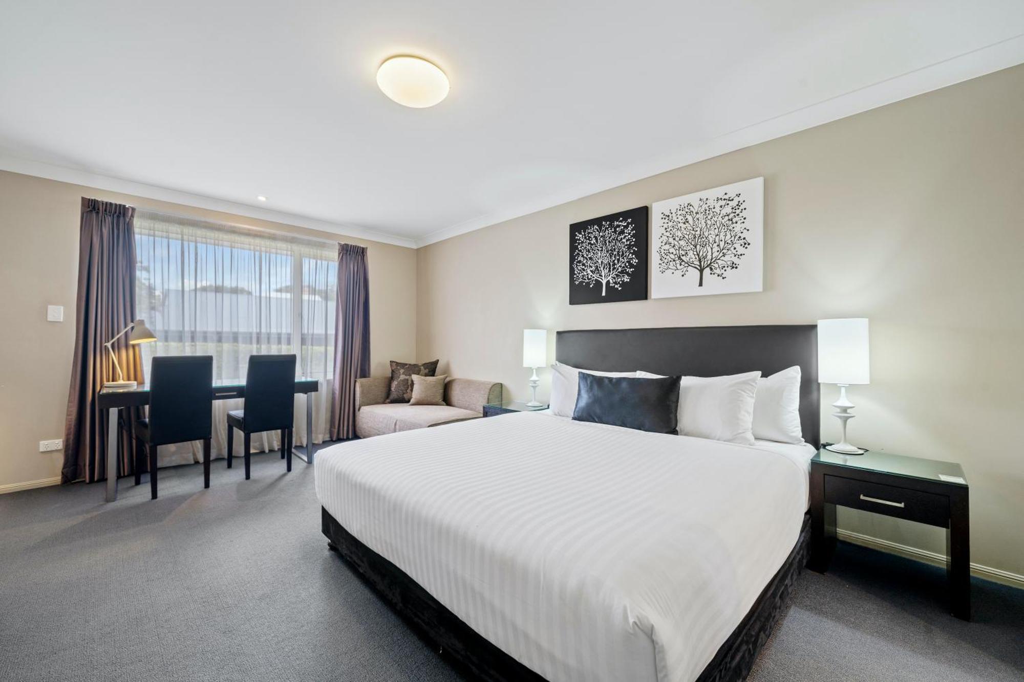 King Suite with Spa Bath