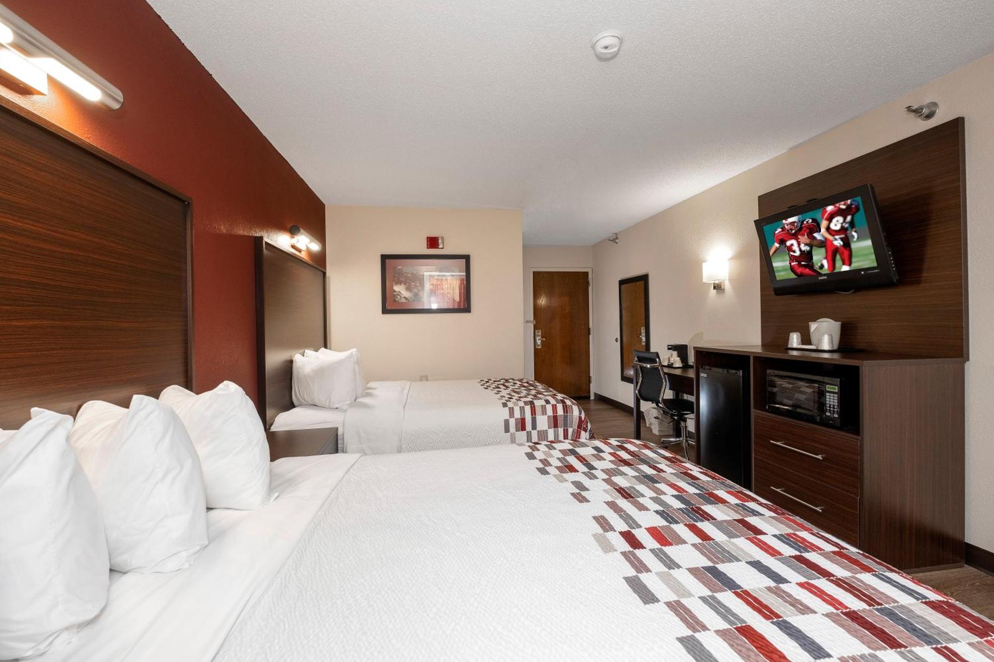 Deluxe Queen Room with Two Double Beds Non-Smoking