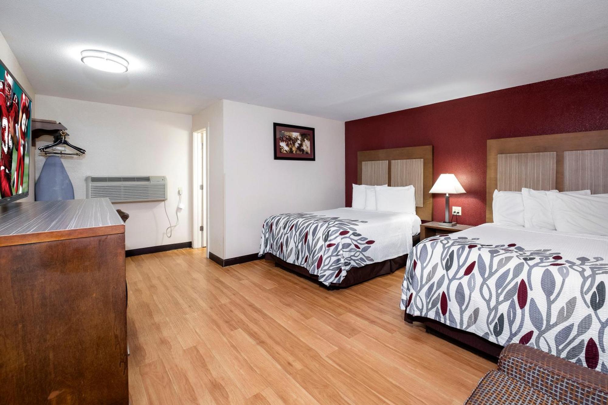 Deluxe Room with Two Double Beds Smoke Free