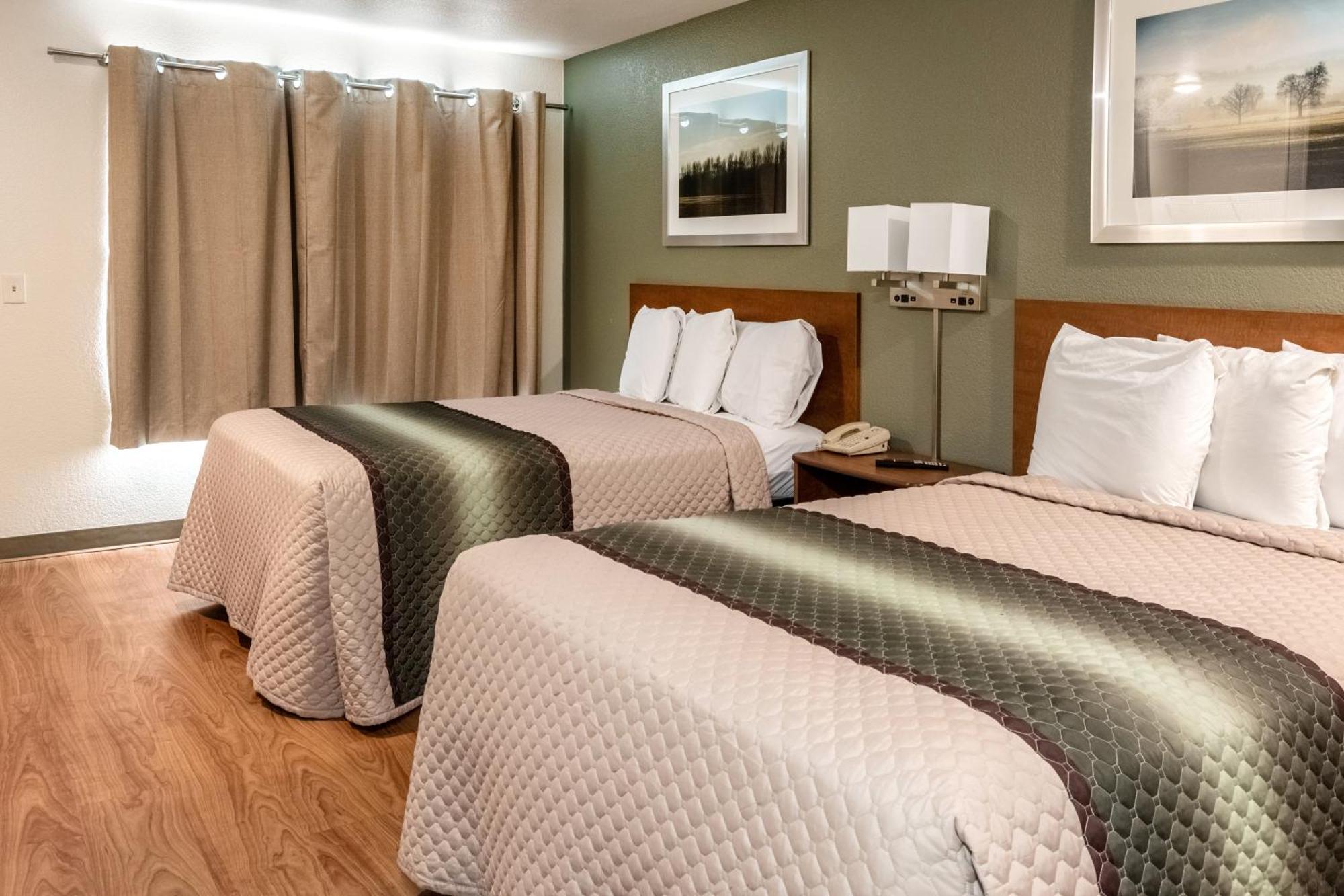 Studio Room with Two Double Beds Non-Smoking