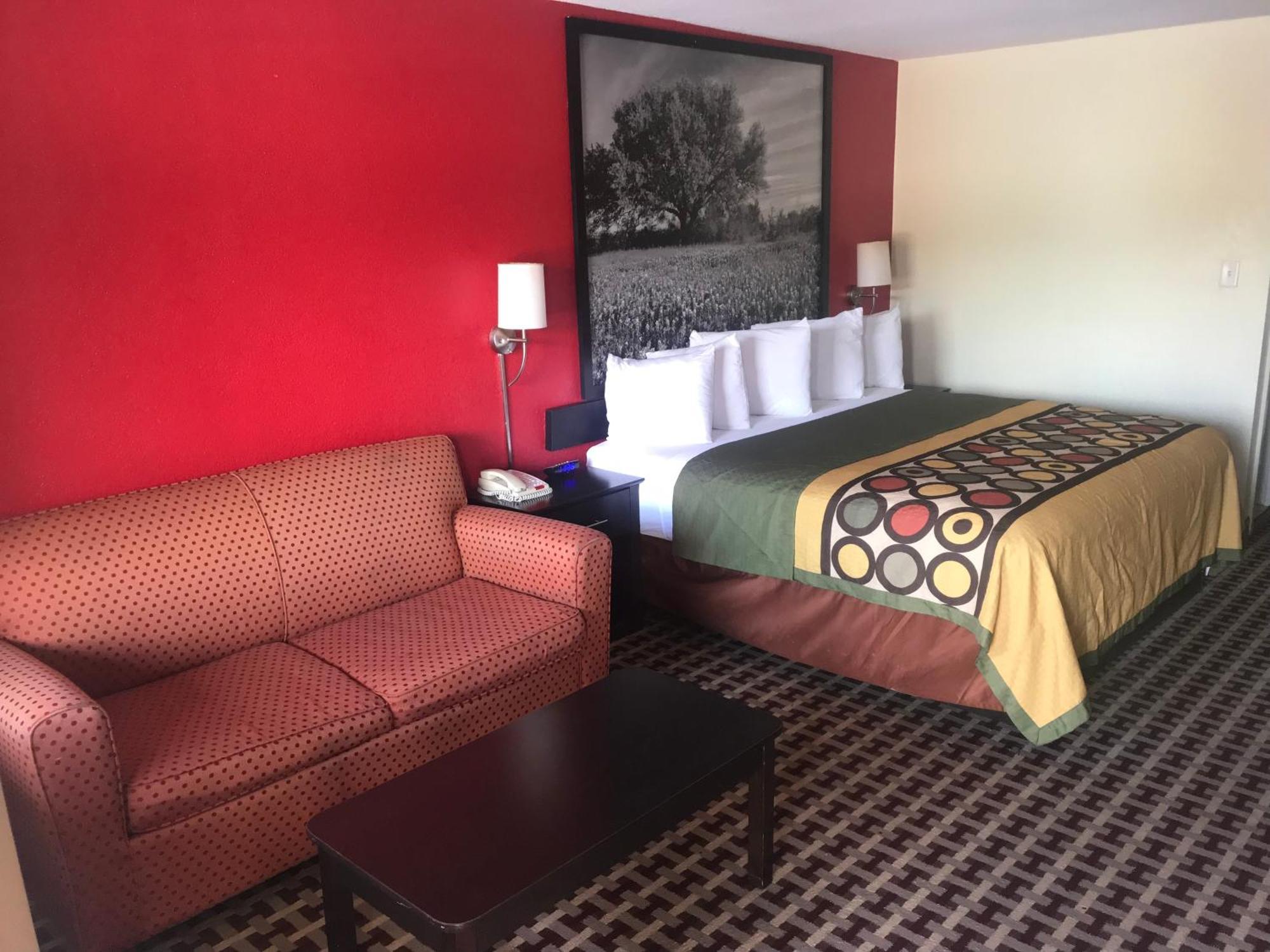 King Room with Roll-in Shower - Mobility Access/Non-Smoking