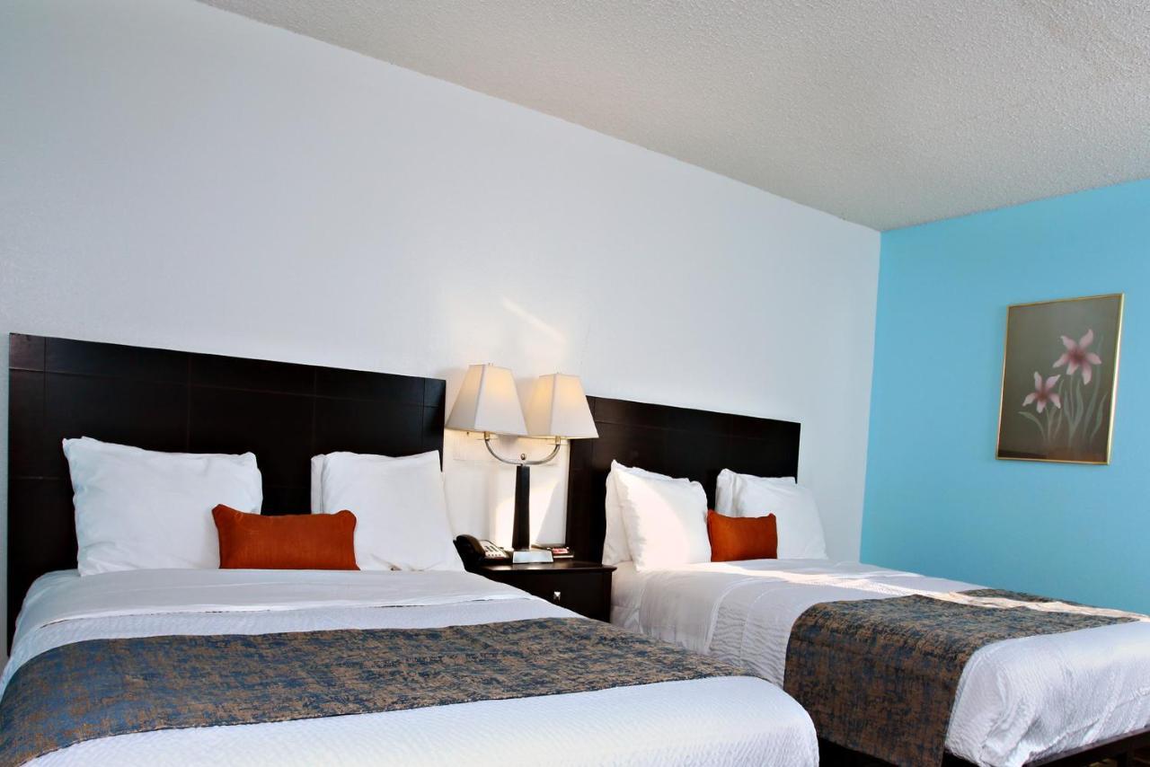 Deluxe Queen Room with Two Queen Beds - Non-Smoking