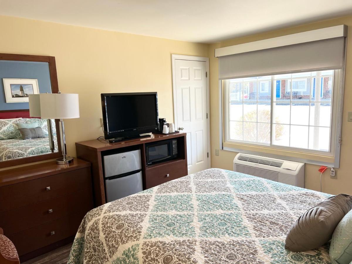 Semi Ocean View With 1 Queen Bed (SOV1QB)