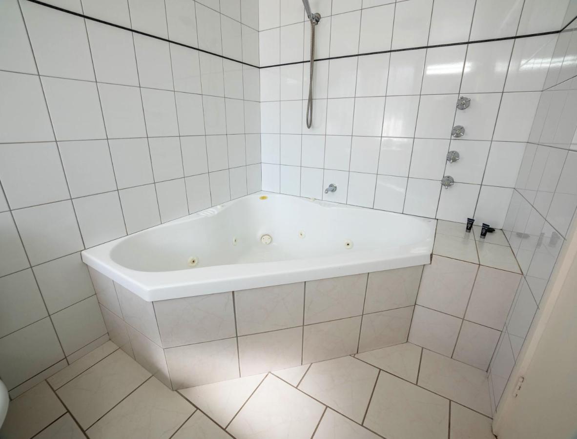 Queen Room with Spa Bath,1589572975:JPEG