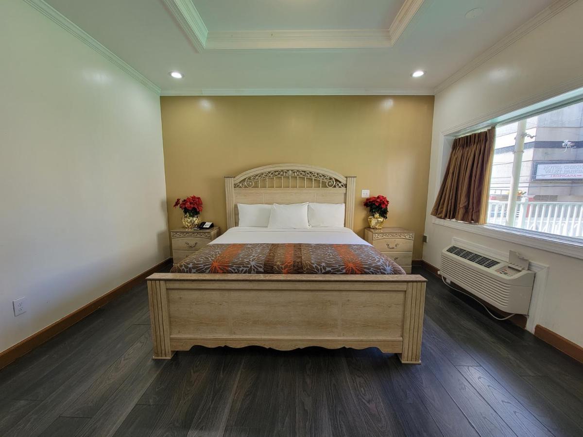 Deluxe King Suite