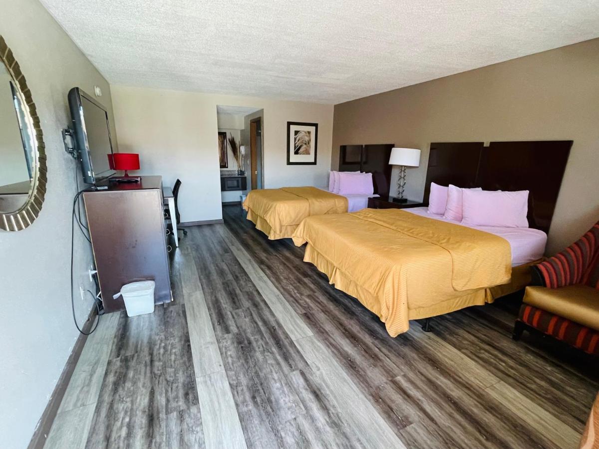 Deluxe Room with Two Queen Beds - Non-Smoking