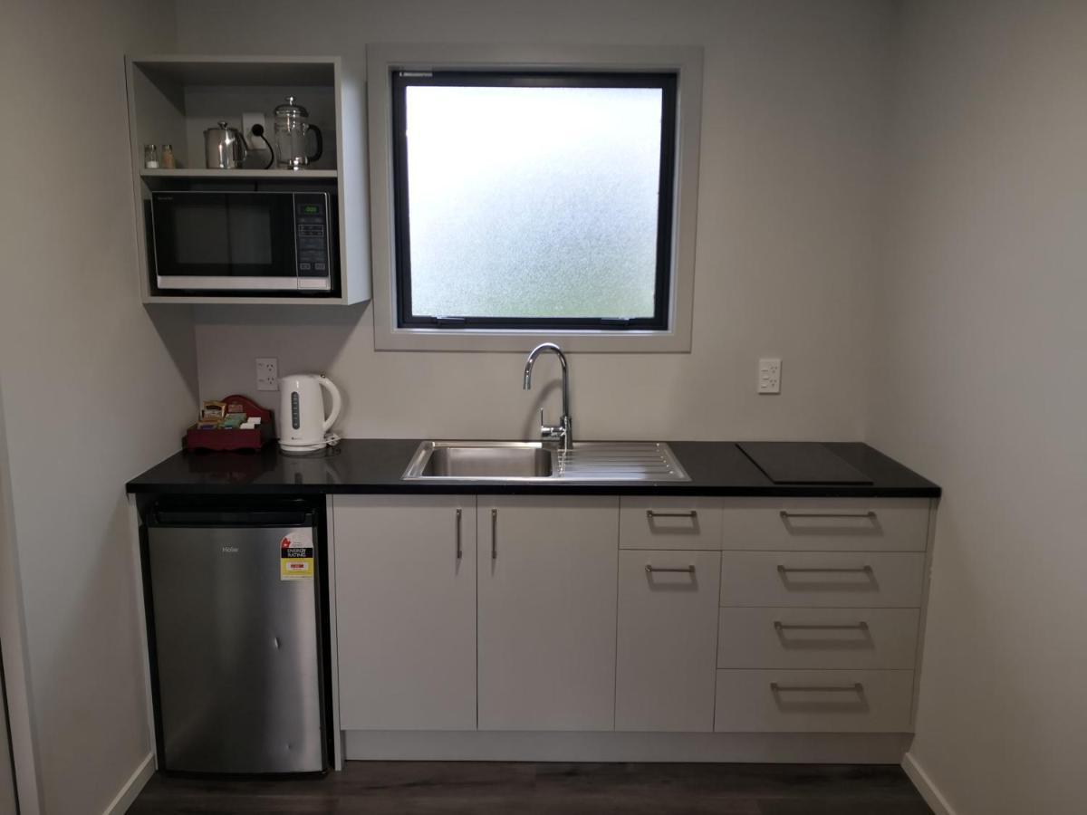 Twin Studio,1246341904:JPEG