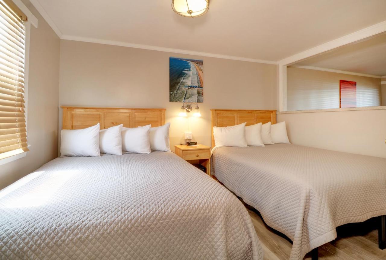 Limited View 2 Queen Beds - 1st or 2nd Floor,1258100095:JPEG