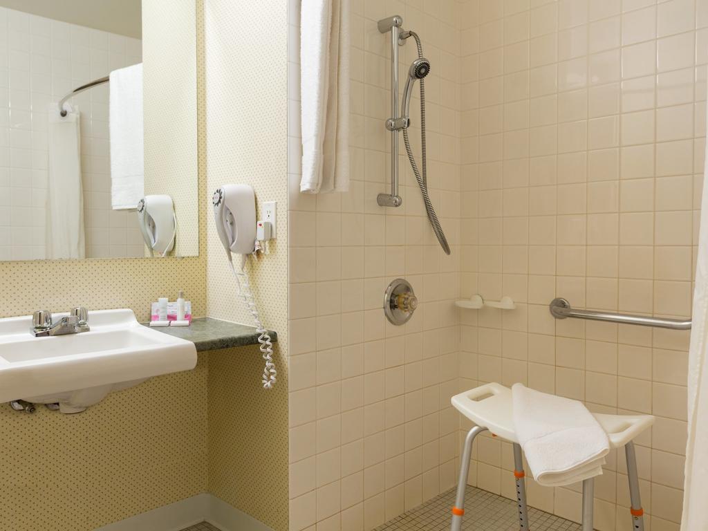 Double Room with Two Double Beds - Mobility Access/Non-Smoking