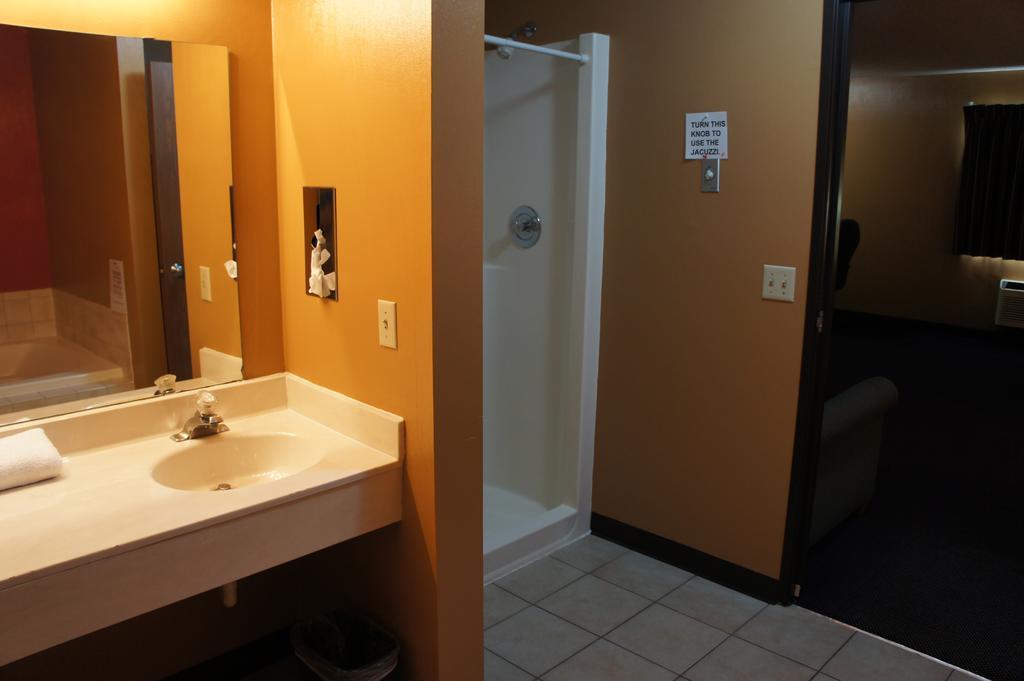 King Suite with Whirlpool