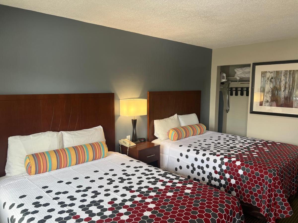 Queen Room with Two Queen Beds - Non-Smoking