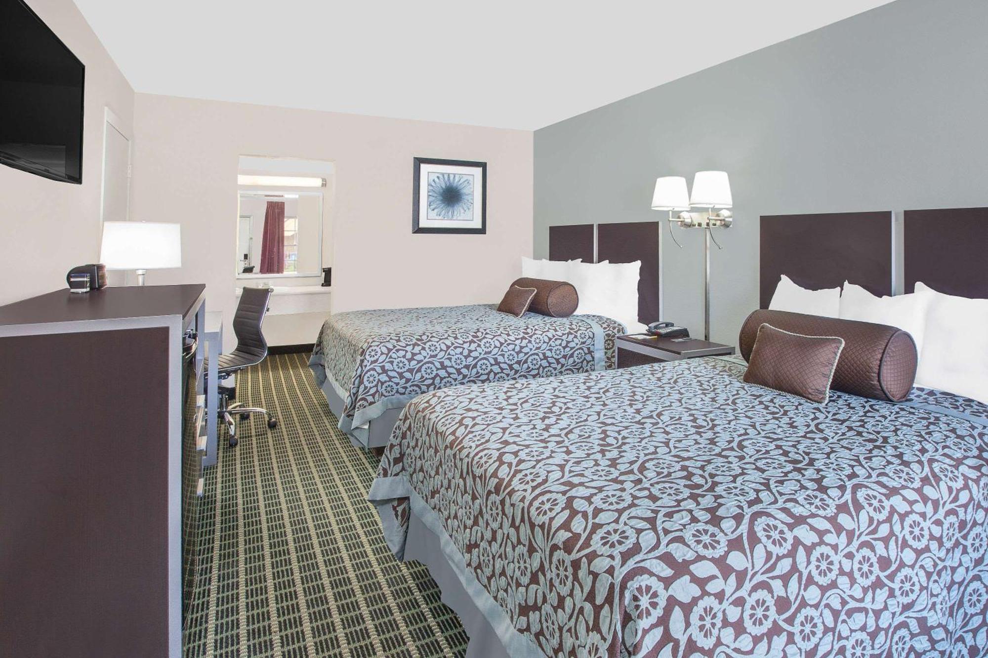 Queen Room with Two Queen Beds - Non-Smoking