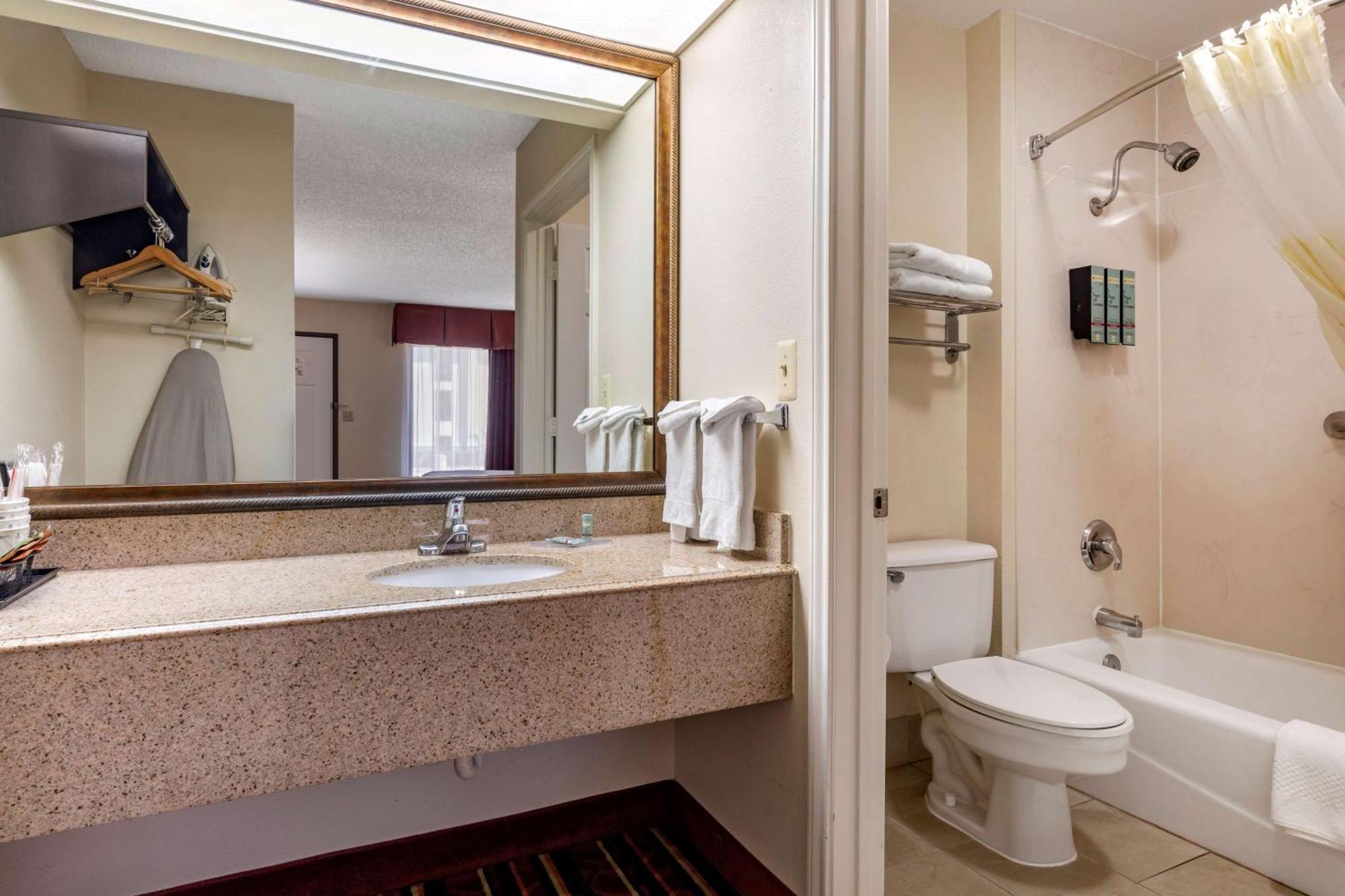 King Room with Spa Bath - Smoking